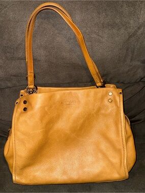 American Leather Co Caramel Tan Leather Slouchy Shoulder Bag Compartments Clean